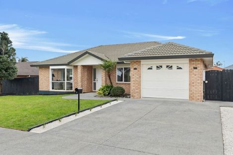 Photo of property in 8 Willowbank Close, East Tamaki Heights, Auckland, 2016