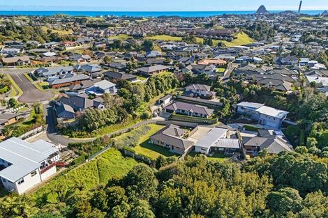 Photo of property in 4 Fern Lane, Whalers Gate, New Plymouth, 4310