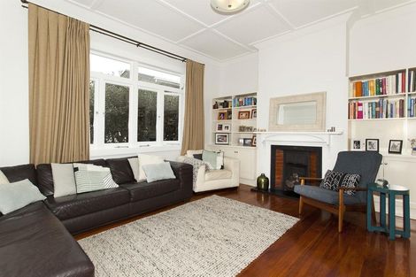 Photo of property in 12 Hastings Parade, Devonport, Auckland, 0624
