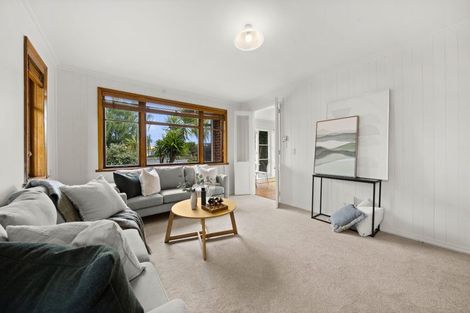 Photo of property in 12 Cambridge Road, Martinborough, 5711