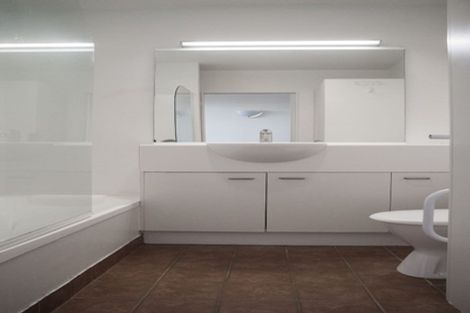 Photo of property in Pirie Street Townhouses, 18/35u Pirie Street, Mount Victoria, Wellington, 6011