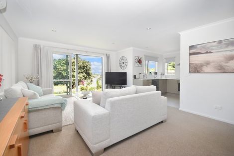 Photo of property in 37 Maylee Crescent, Gulf Harbour, Whangaparaoa, 0930