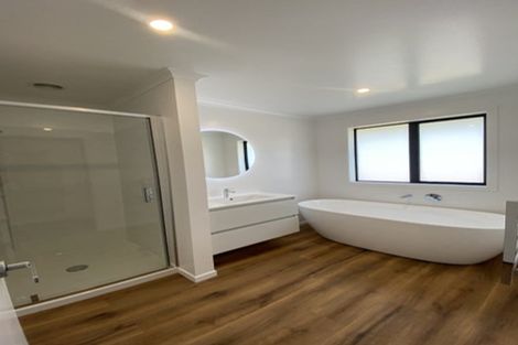 Photo of property in 32 Taurangawaka Road, One Tree Point, 0118