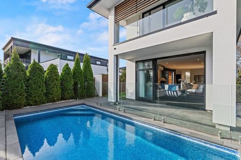 Photo of property in 62 Straven Road, Fendalton, Christchurch, 8014