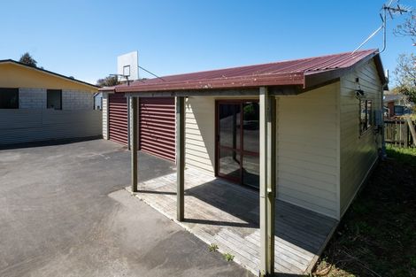 Photo of property in 24 Montjoy Street, Stratford, 4332