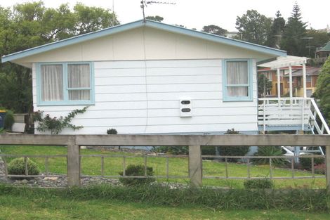 Photo of property in 30 Segedin Place, Glenfield, Auckland, 0629