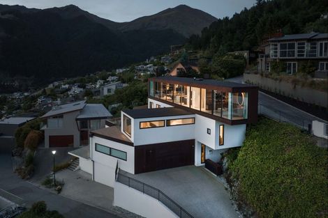 Photo of property in 32 Edinburgh Drive, Queenstown, 9300