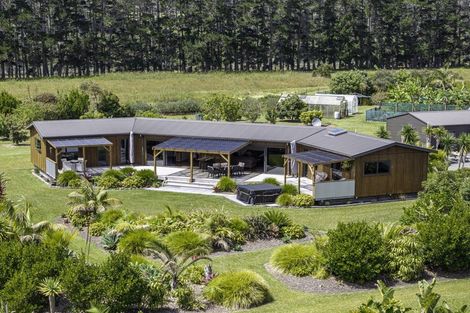Photo of property in 4037b Far Road North, Pukenui, 0484