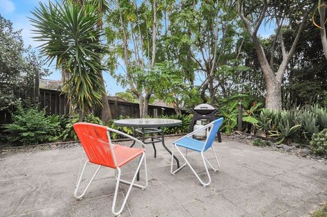 Photo of property in 19 Rehia Road, Massey, Auckland, 0614