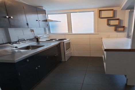 Photo of property in 23f7 Collins Avenue, Tawa, Wellington, 5028