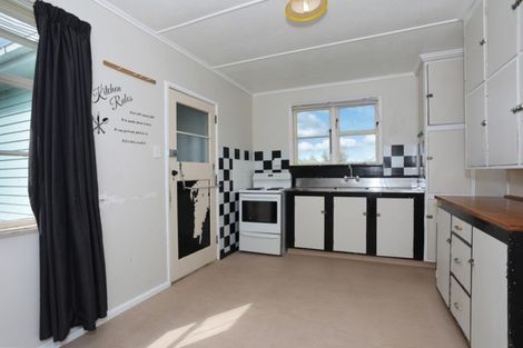 Photo of property in 17 Lyon Street, Marton, 4710