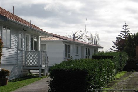 Photo of property in 5a Springbank Lane, Te Atatu Peninsula, Auckland, 0610