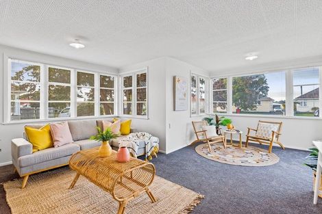 Photo of property in 5 Goldsmith Crescent, Levin, 5510