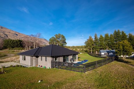 Photo of property in 10 Lakefield Close, Kingston, Athol, 9793