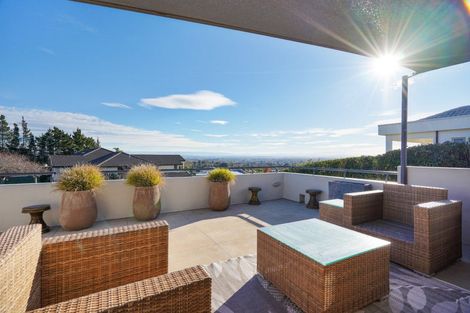 Photo of property in 1 Hikanui Place, Havelock North, 4130