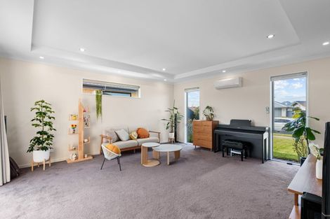 Photo of property in 6 Malachy Grove, Aidanfield, Christchurch, 8025