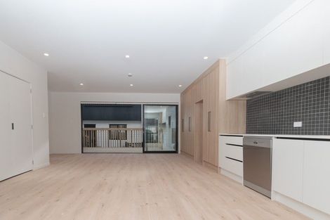 Photo of property in 2/56 Salisbury Road, Birkdale, Auckland, 0626