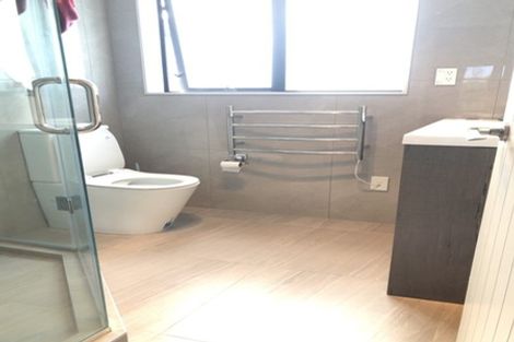 Photo of property in 8a Maunder Place, New Lynn, Auckland, 0600