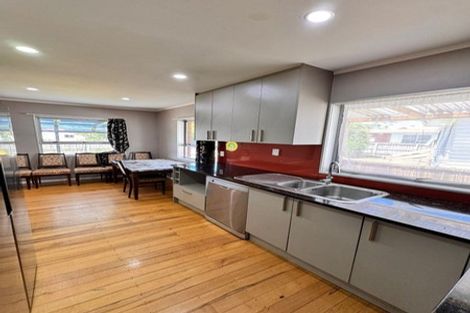 Photo of property in 1/149 View Road, Sunnyvale, Auckland, 0612