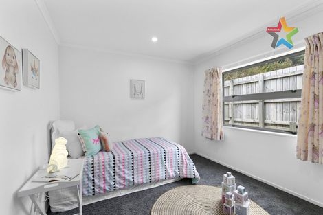 Photo of property in 17 Cresswell Place, Johnsonville, Wellington, 6037