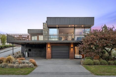 Photo of property in 148 Warren Street, Wanaka, 9305