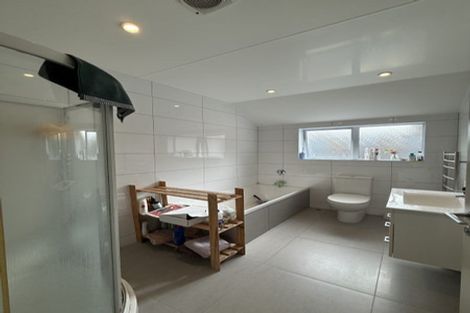 Photo of property in 16 Te Wharepouri Street, Berhampore, Wellington, 6023