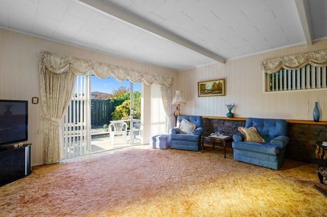 Photo of property in 6 Woodstock Crescent, Leamington, Cambridge, 3432