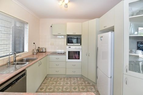 Photo of property in 12 Francis Skinner Place, Orewa, 0931