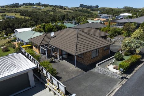 Photo of property in 4 Protea Drive, Cable Bay, 0420