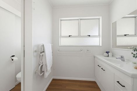 Photo of property in 12 Nimmo Avenue West, Waikanae, 5036
