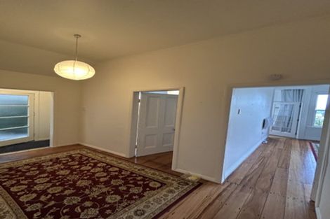 Photo of property in 61 Central Terrace, Kelburn, Wellington, 6012