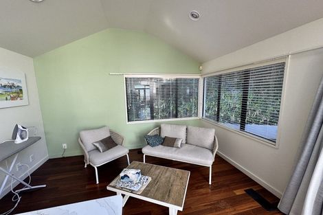 Photo of property in 9a Wadestown Road, Wadestown, Wellington, 6012