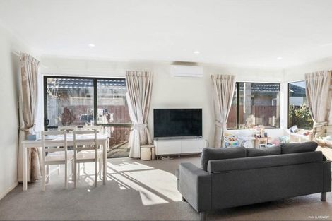 Photo of property in 143a Colwill Road, Massey, Auckland, 0614