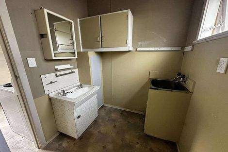 Photo of property in 8 Phillip Street, Johnsonville, Wellington, 6037