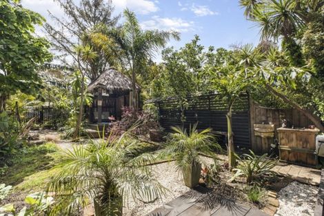 Photo of property in 18 Rimutaka Place, Titirangi, Auckland, 0604