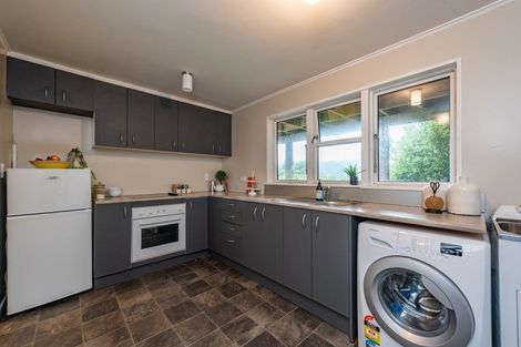 Photo of property in 19a Montgomery Avenue, Rothesay Bay, Auckland, 0630