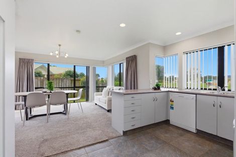 Photo of property in 655 Grenada Street, Papamoa Beach, Papamoa, 3118