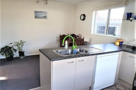 Photo of property in 17f3- Oak Street, Ebdentown, Upper Hutt, 5018