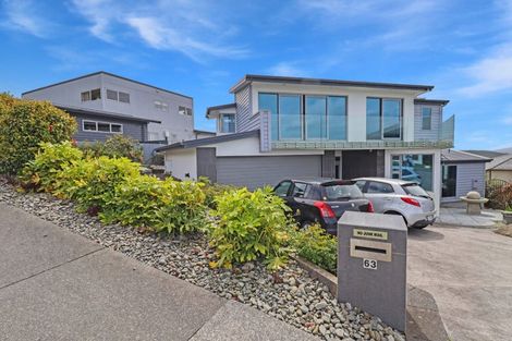 Photo of property in 63 Tamworth Crescent, Newlands, Wellington, 6037