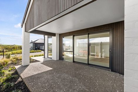 Photo of property in 2 Camellia Court, Palmerston North, 4414