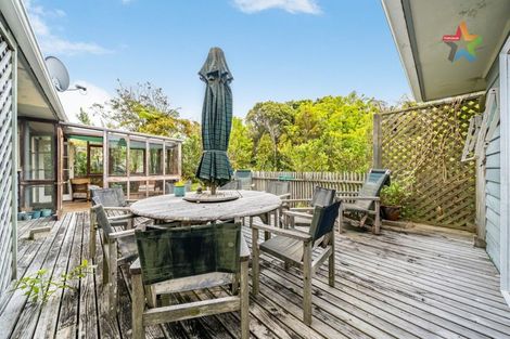 Photo of property in 64 Oakleigh Street, Maungaraki, Lower Hutt, 5010