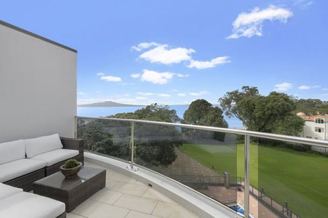 Photo of property in 4/5d The Promenade, Takapuna, Auckland, 0622
