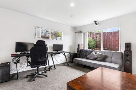 Photo of property in 24a James Road, Manurewa, Auckland, 2102