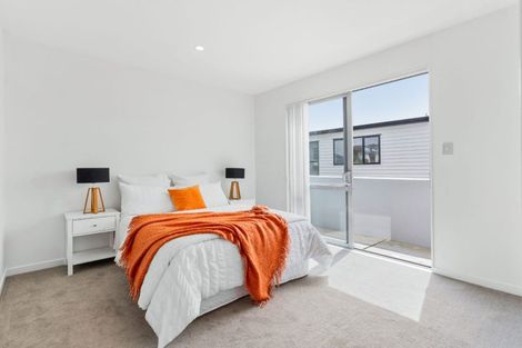 Photo of property in 33 Medallion Drive, Oteha, Auckland, 0632