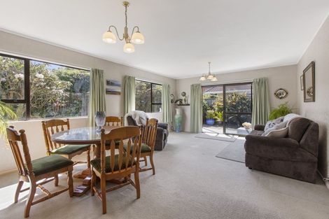 Photo of property in 3/13 Chilman Street, Strandon, New Plymouth, 4312