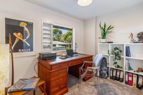 Photo of property in 25 Maxwelton Drive, Mairangi Bay, Auckland, 0630