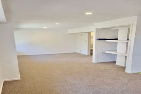 Photo of property in 21 Eskdale Road, Birkdale, Auckland, 0626