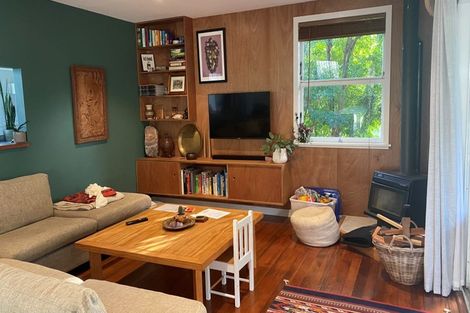 Photo of property in 41 Karaka Street, Helensville, 0800