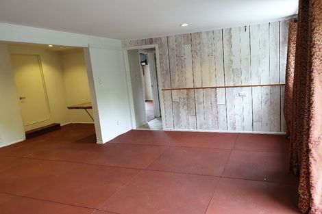 Photo of property in 9 Merchant Avenue, Te Atatu South, Auckland, 0610