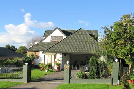 Photo of property in 2/4 Rakaia Rise, Clover Park, Auckland, 2019
